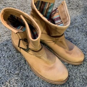 Vera Gomma boots
